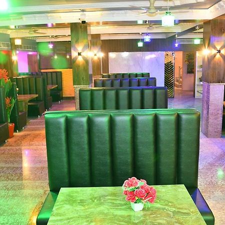Oyo 4816甘帕提广场酒店 阿杰梅尔 外观 照片