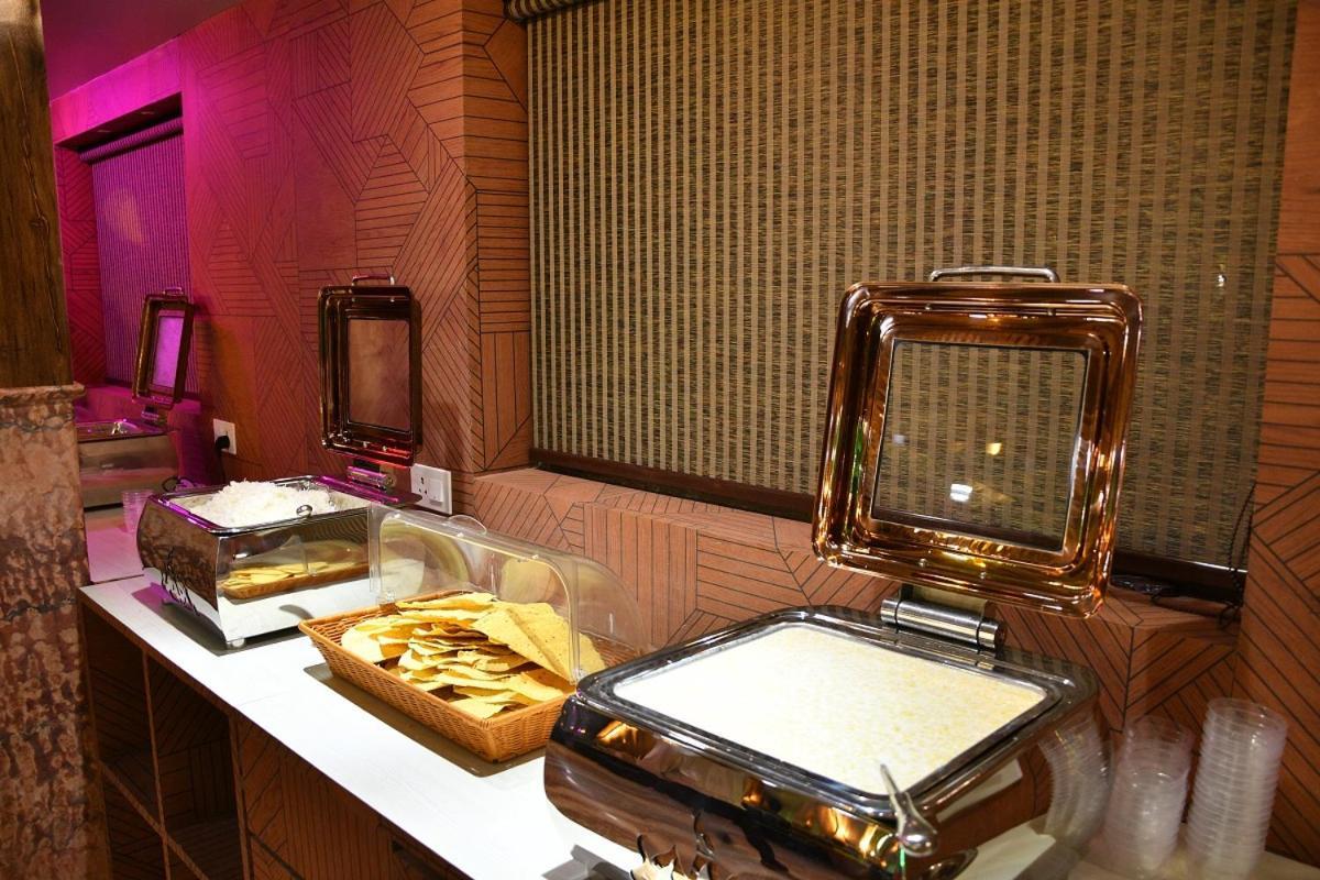 Oyo 4816甘帕提广场酒店 阿杰梅尔 外观 照片