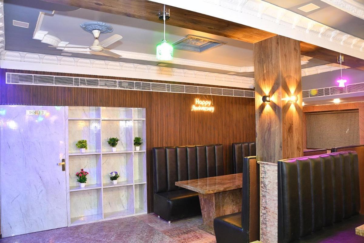 Oyo 4816甘帕提广场酒店 阿杰梅尔 外观 照片